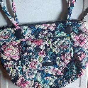 Vera Bradley Tote Shoulder bag in the pattern Garden Grove (Brand New)